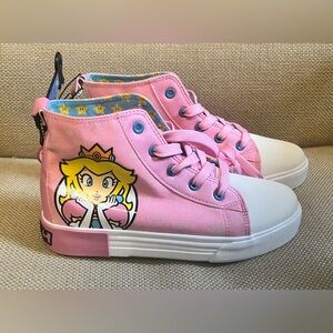 Nintendo Mario Princess Peach Girls High Top Sneakers Shoes Size 5 NWT New